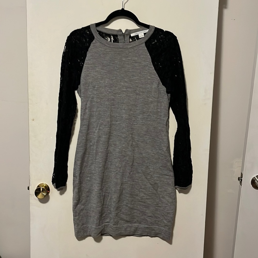 Medium DVF Wool dress with lace detail in grey and black